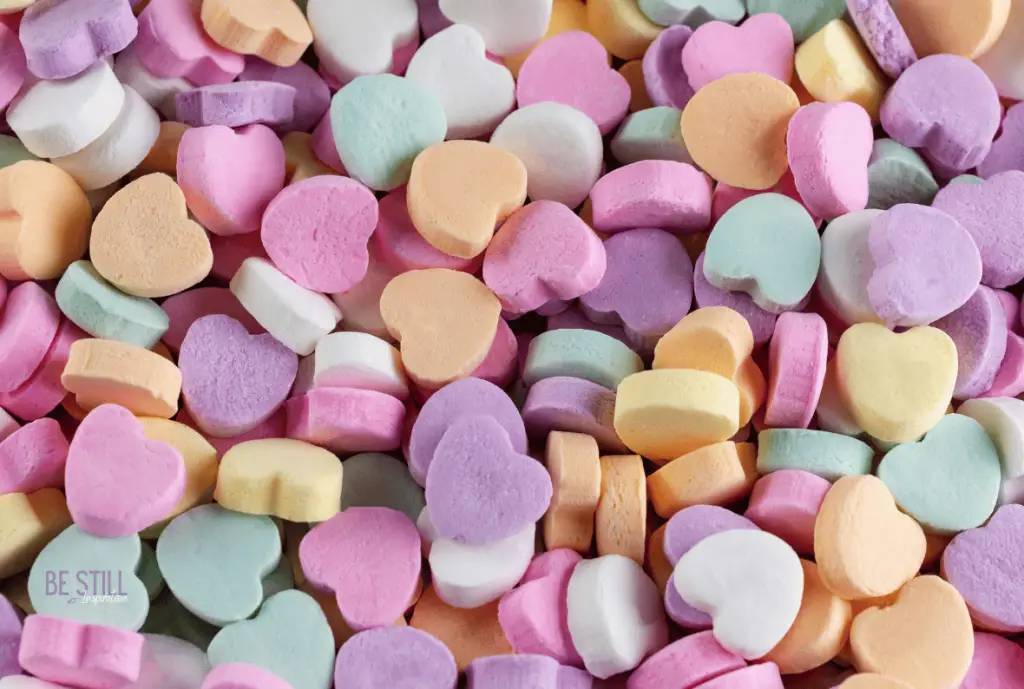 Image of candy hearts without words.